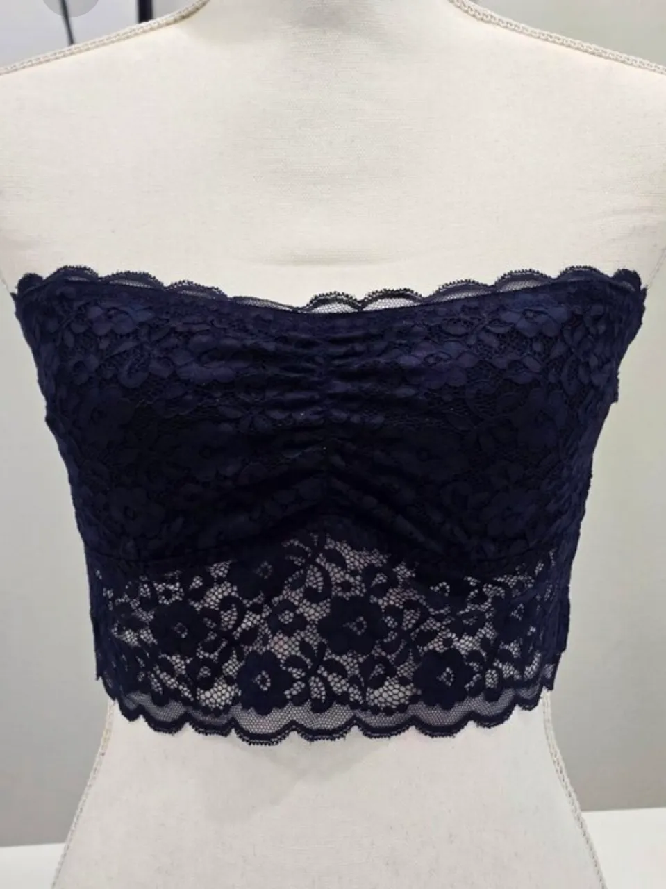 Gilly Hicks ✦ Navy Blue Lace Strapless Bandeau ✦ Scalloped Floral Stretch Fit S — photo 2